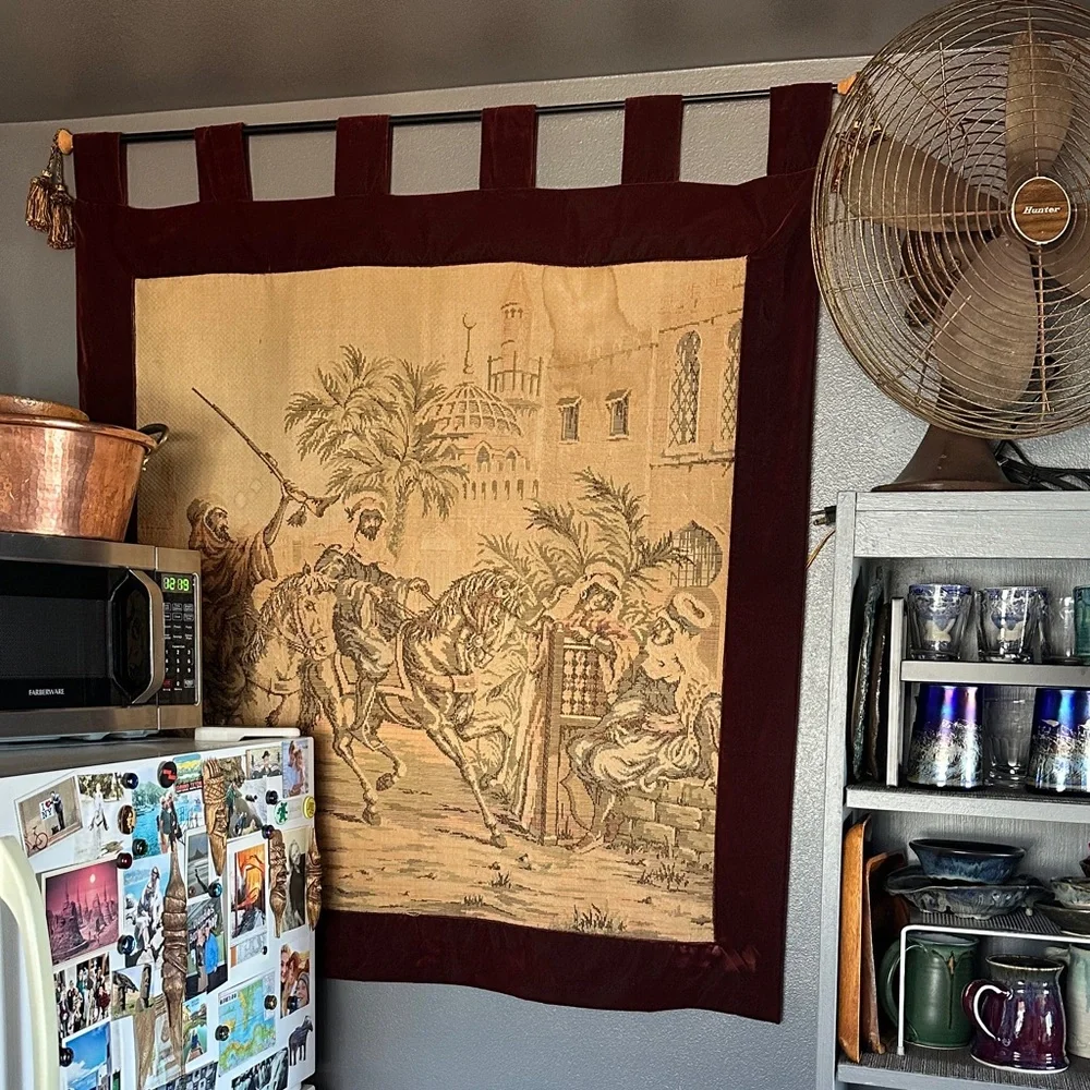 🇹🇷Turkish tapestry from the Grand Bazaar in Istanbul. Old Vintage. Velvet trim